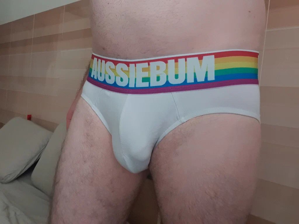 Gay_Dee