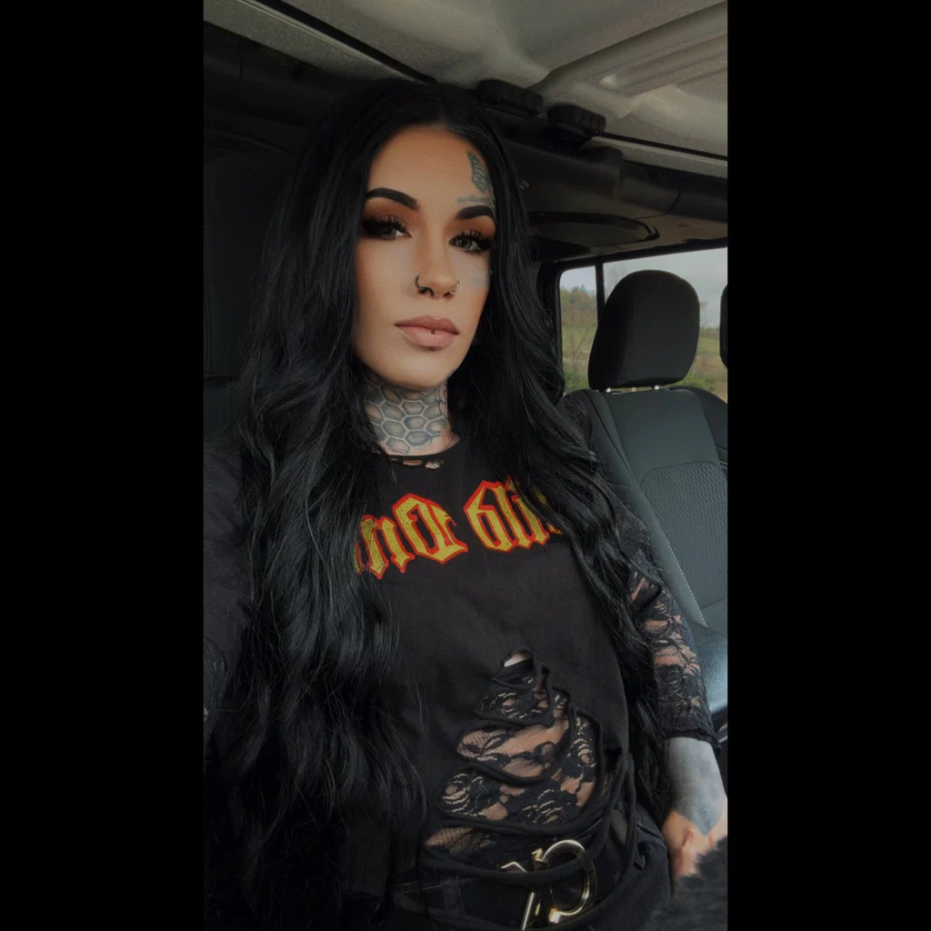Nicole🖤