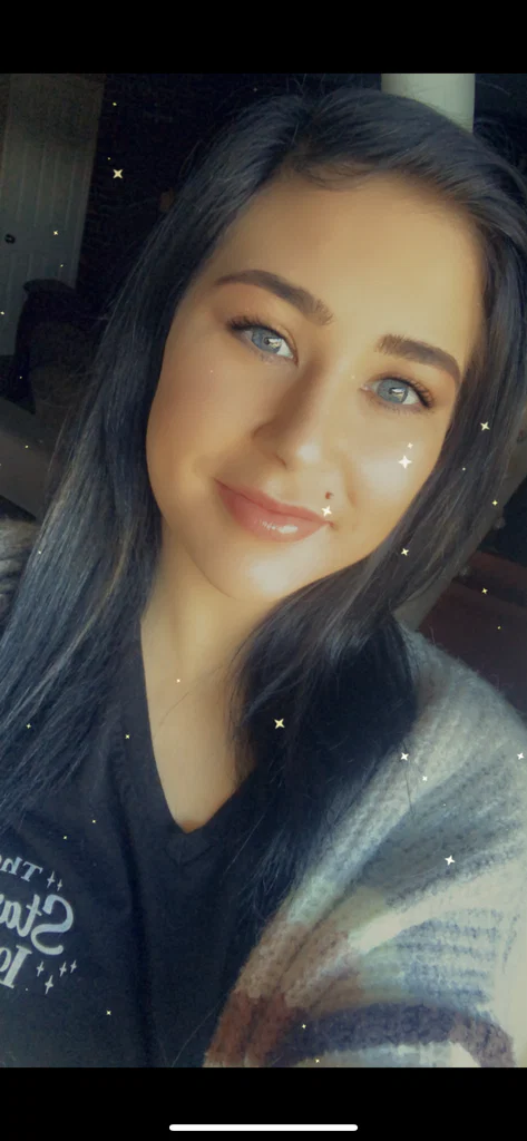 Chloe Marie's avatar