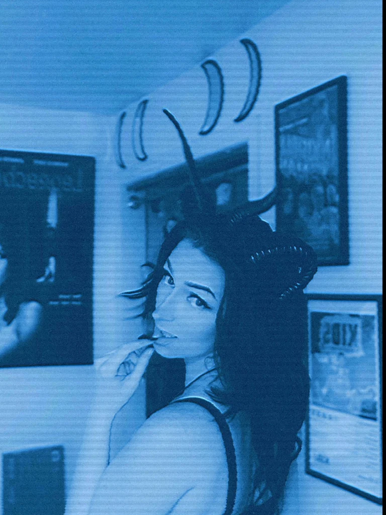 bawlzoutnikki's avatar