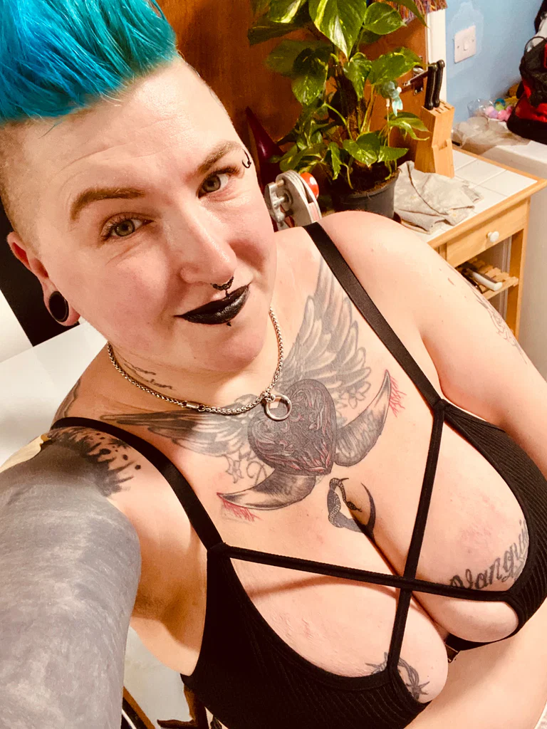 DamagedGoddess