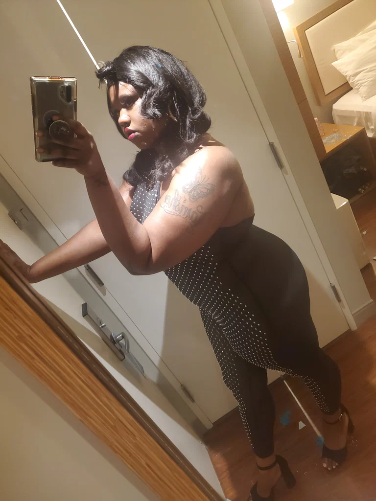 TeeLuv's avatar