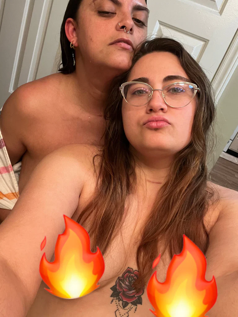 Leila &amp; Johana's avatar