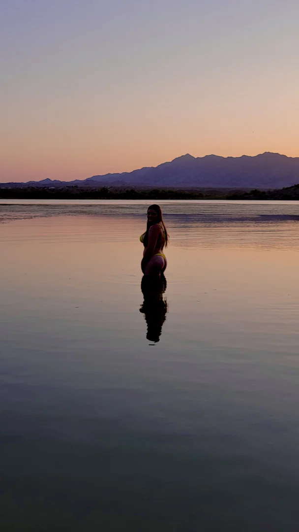 Holly Carstens profile banner