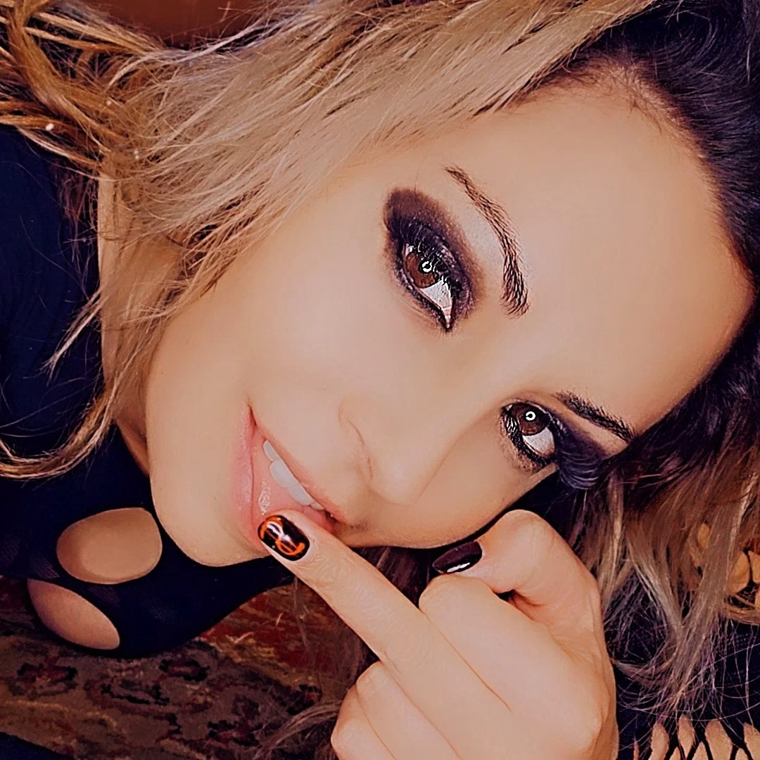 AlixRougeFree profile banner