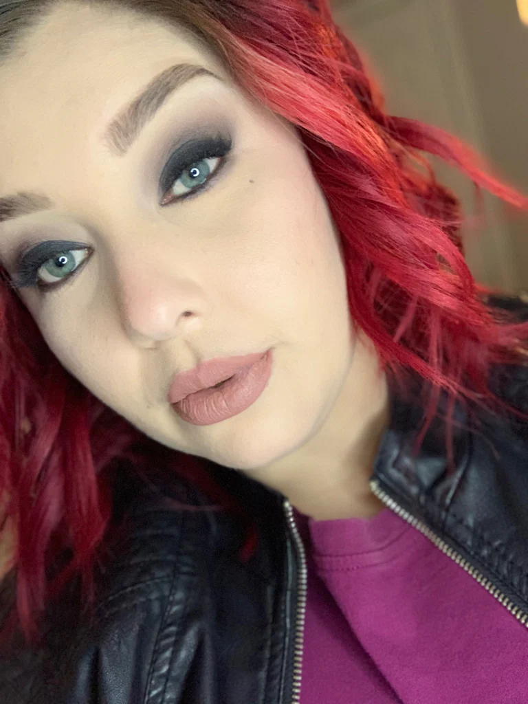 Lo Rose's avatar