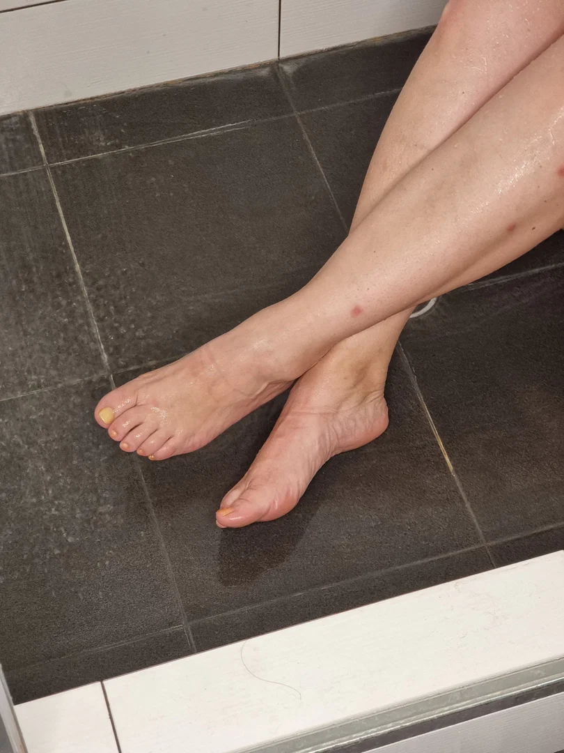 Feetsie Feet profile banner