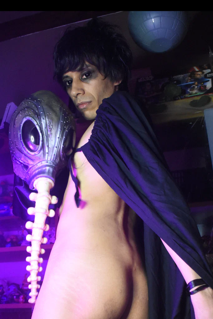 FREE Geek Boy 8 inch cock! creator profile