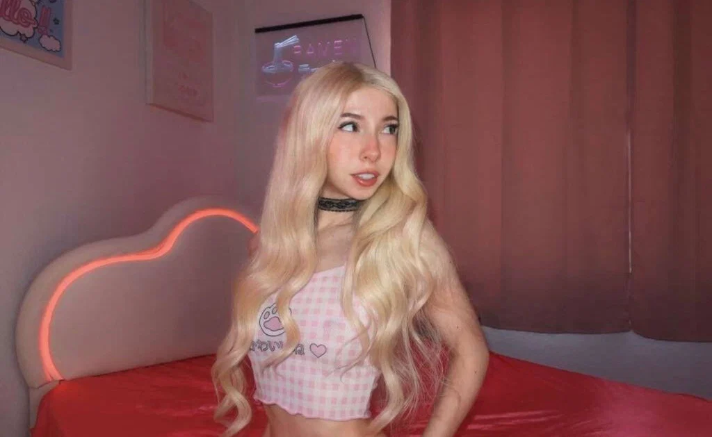 Kenzie Reeves's avatar