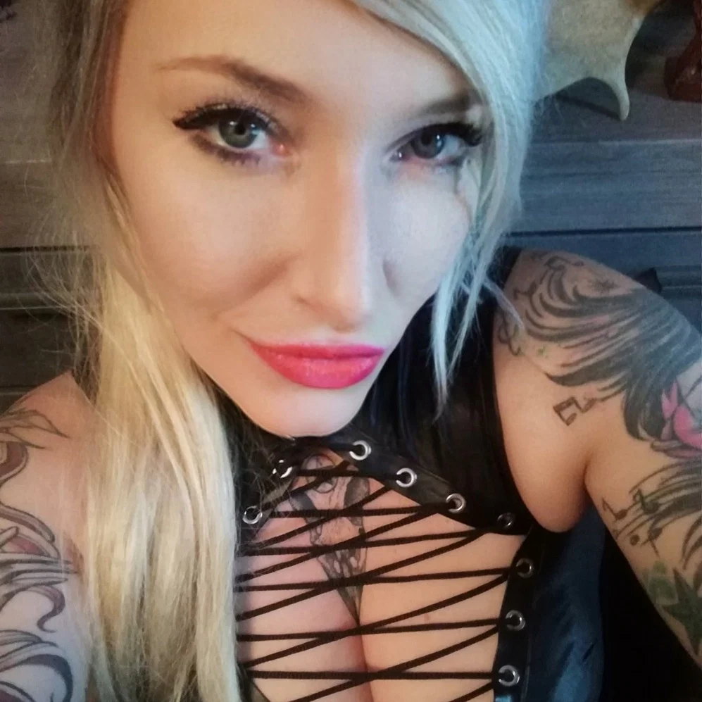 Lady DEMONA's avatar