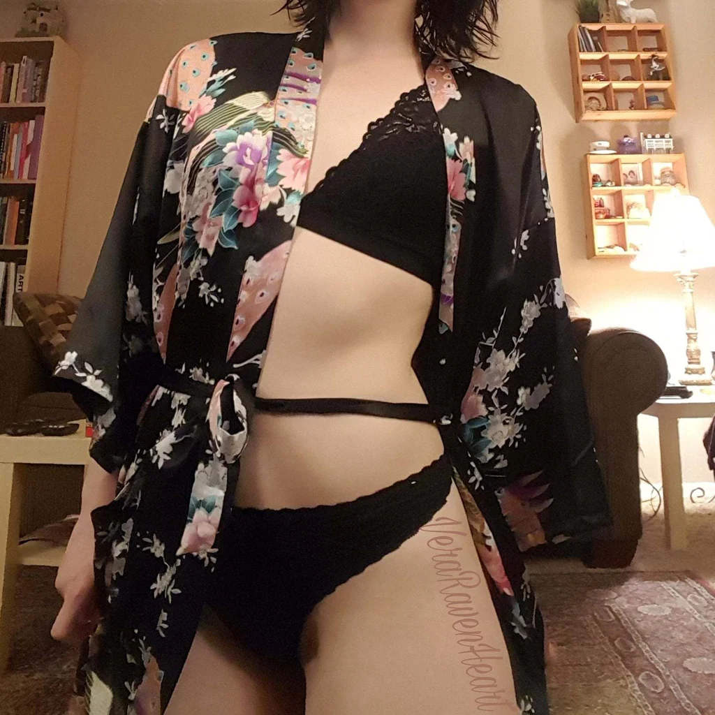 Vera 🥀's avatar