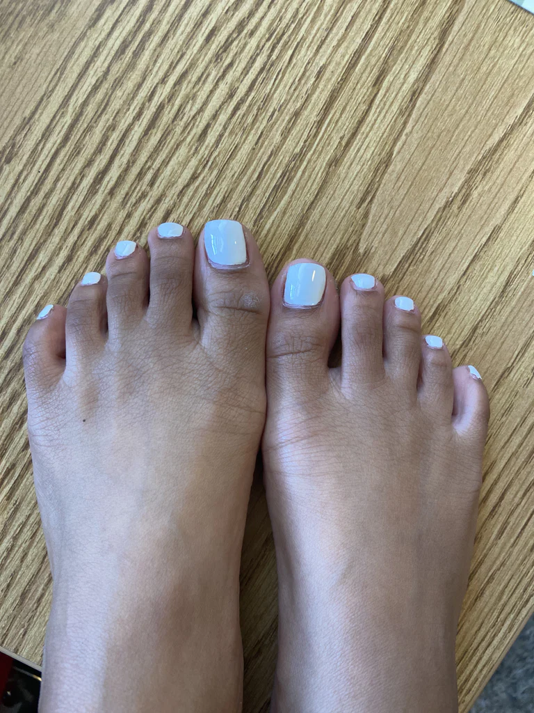 White Toes😛's avatar