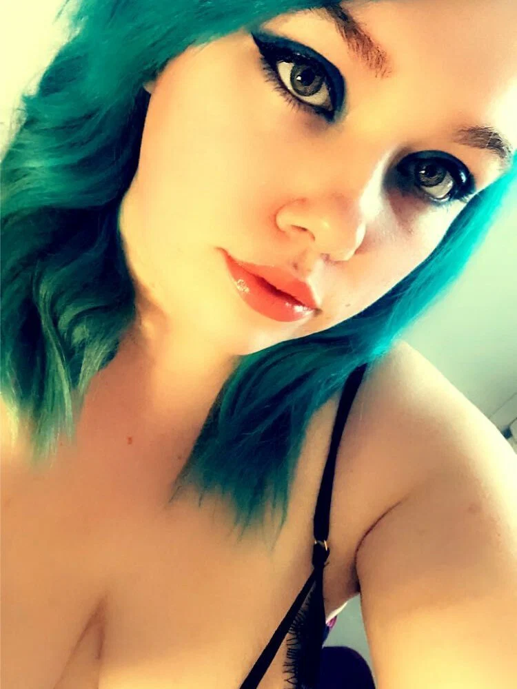 Alyxx Summers's avatar