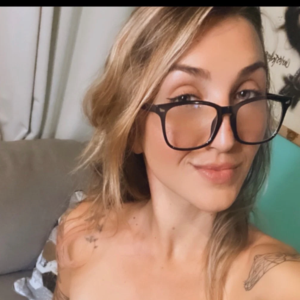Katie James 🐱's avatar