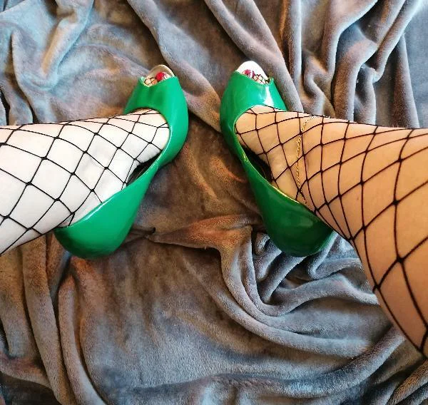 Sexy Mature Feet profile banner