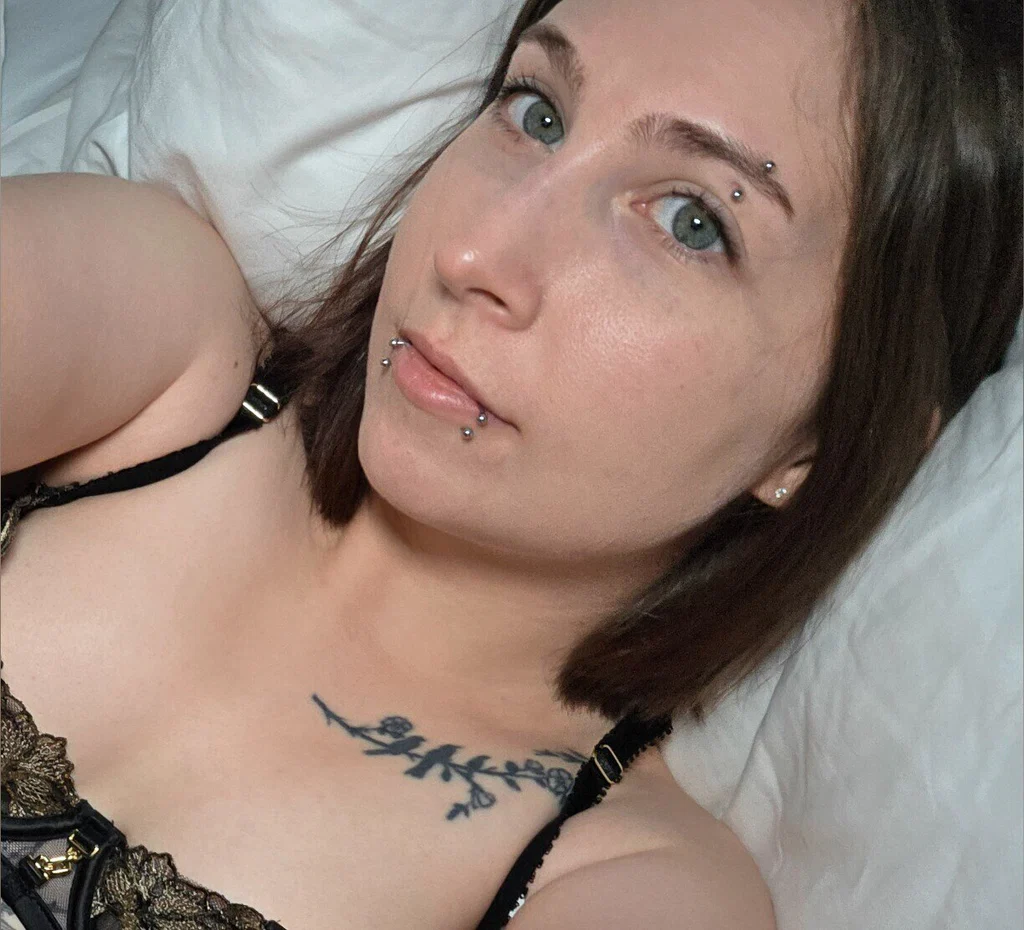 Aleena Laced's avatar