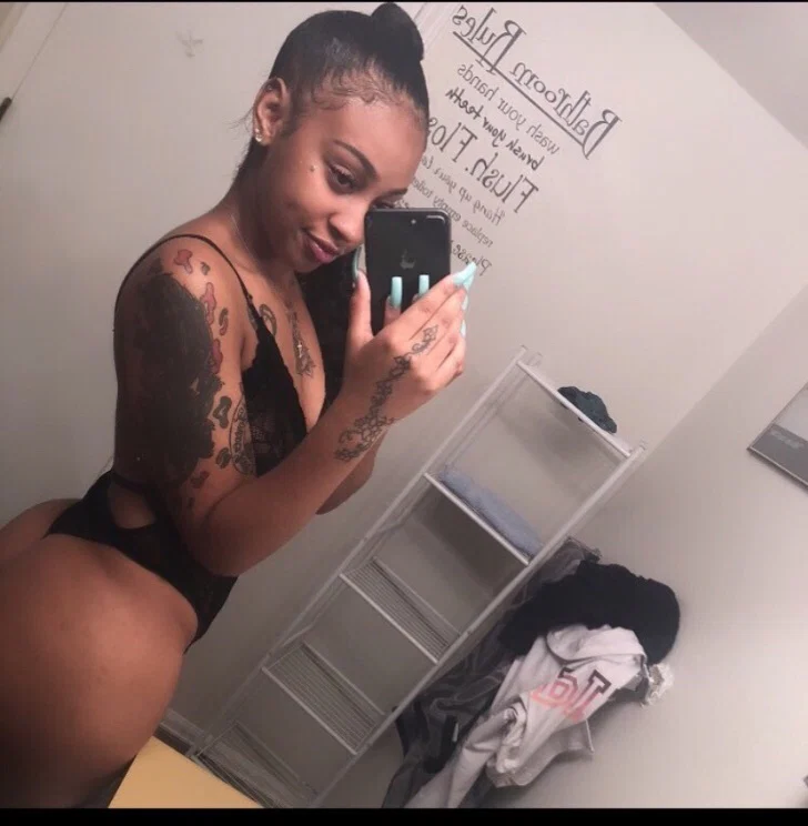 Nicole's avatar