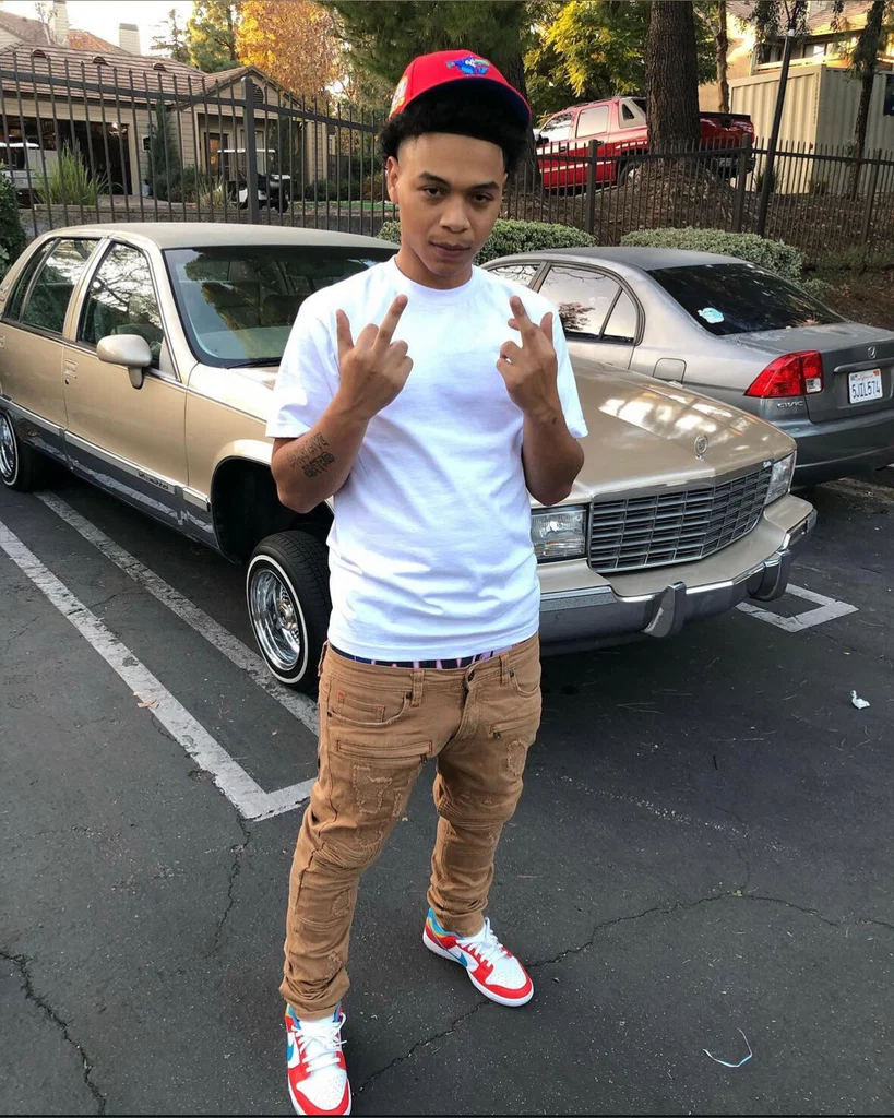 Zo💰's avatar
