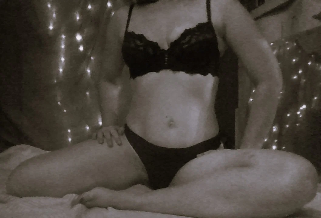 Nikki Stine profile banner