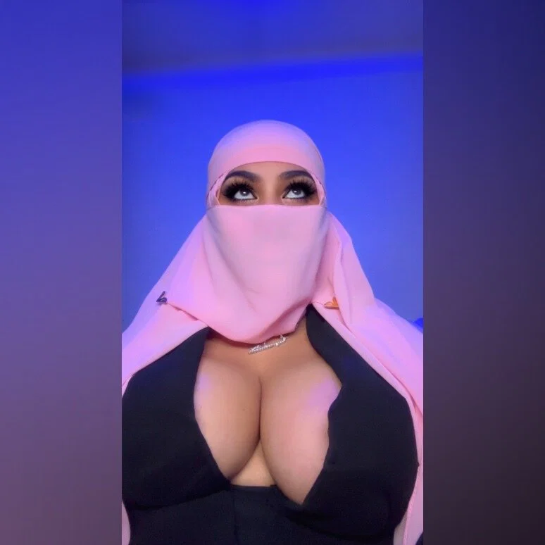 Niqabi Goddess Zaazaarina