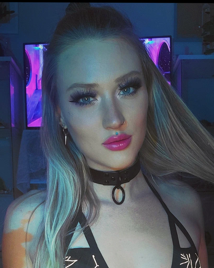 Heather 💜's avatar