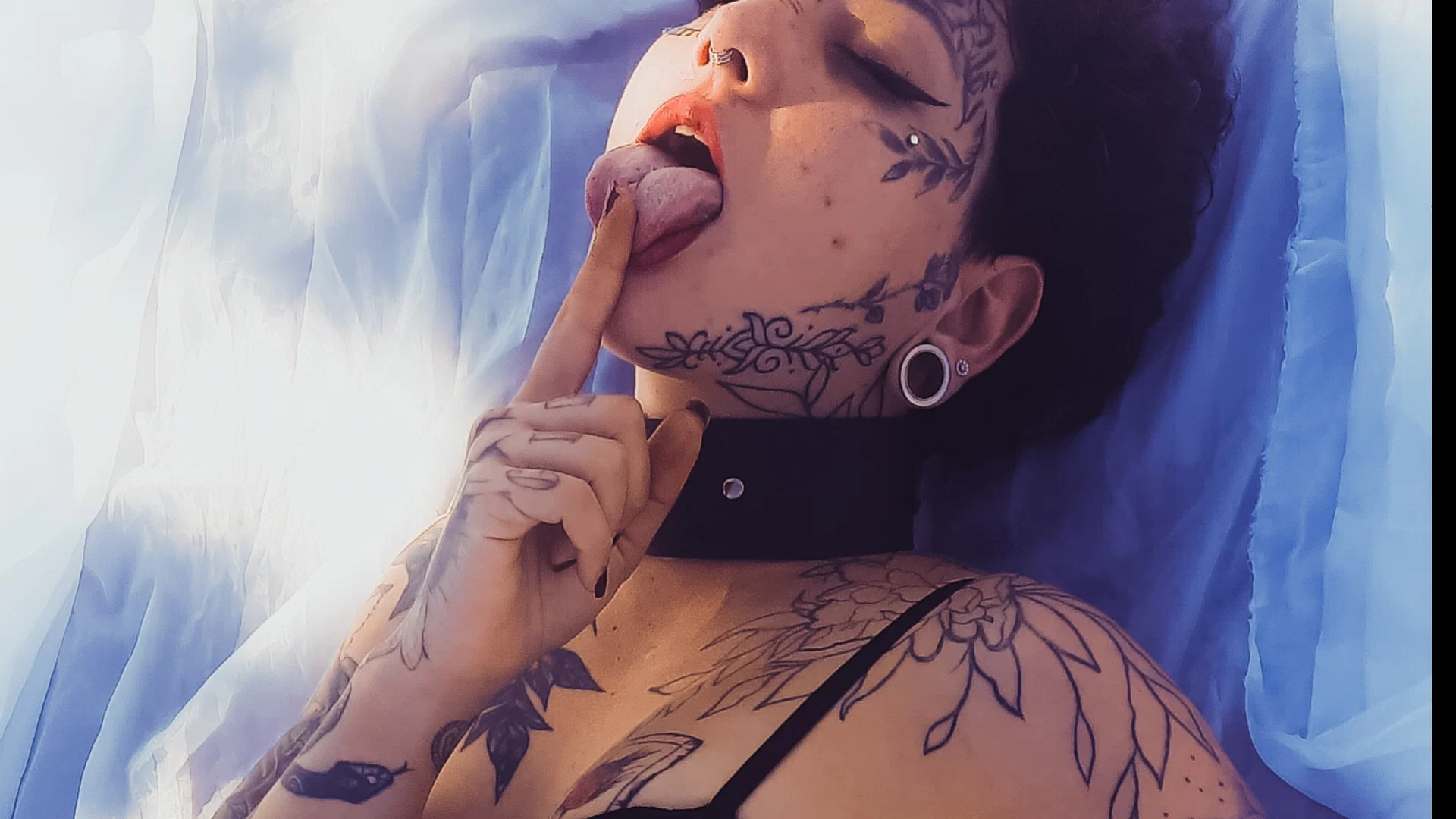 Pink Submissive profile banner