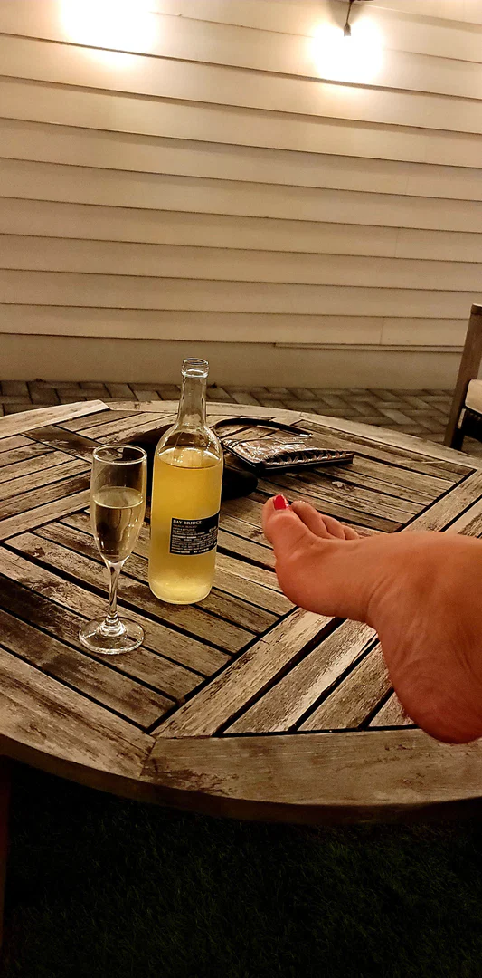 Elegantly Lavish Feet (Diamond Club) profile banner