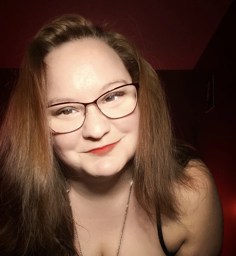 Mistress Honey's avatar