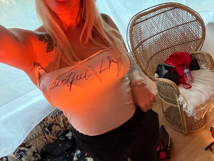 Lustful Ladies's avatar