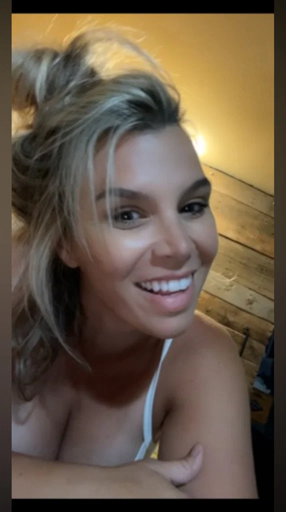 Nikki Sinns's avatar