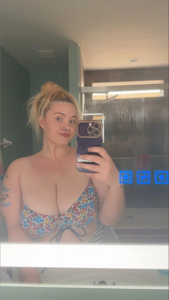 CurvyDreams's avatar