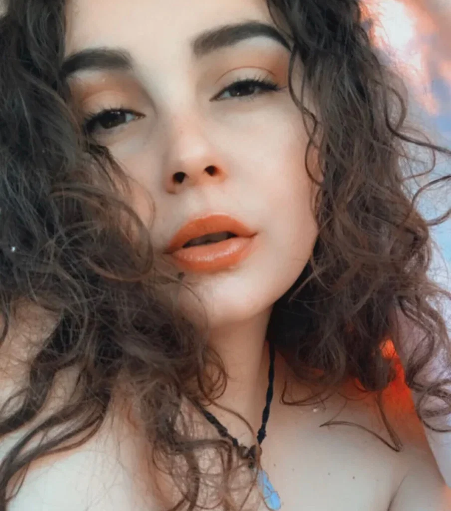 Weeds Free (*˘︶˘*)'s avatar