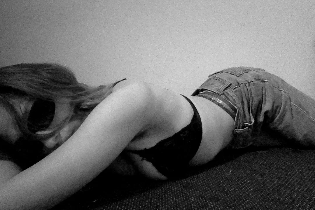 Lola Gatz profile banner