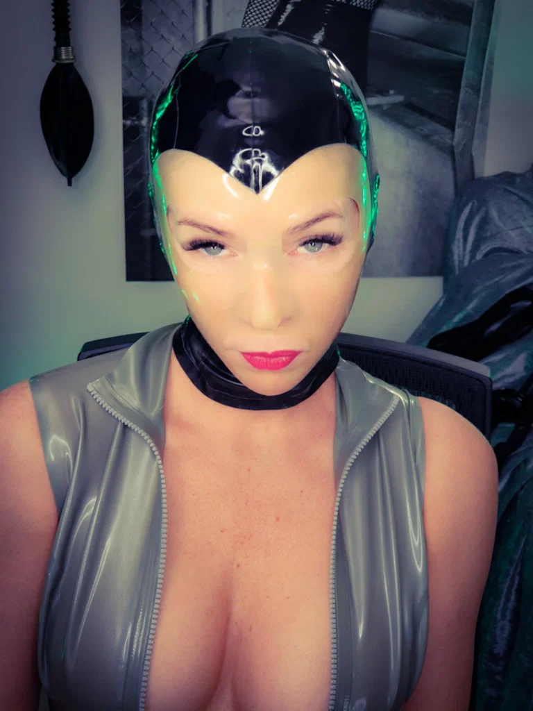 Latexrapture (Scarlett)'s avatar