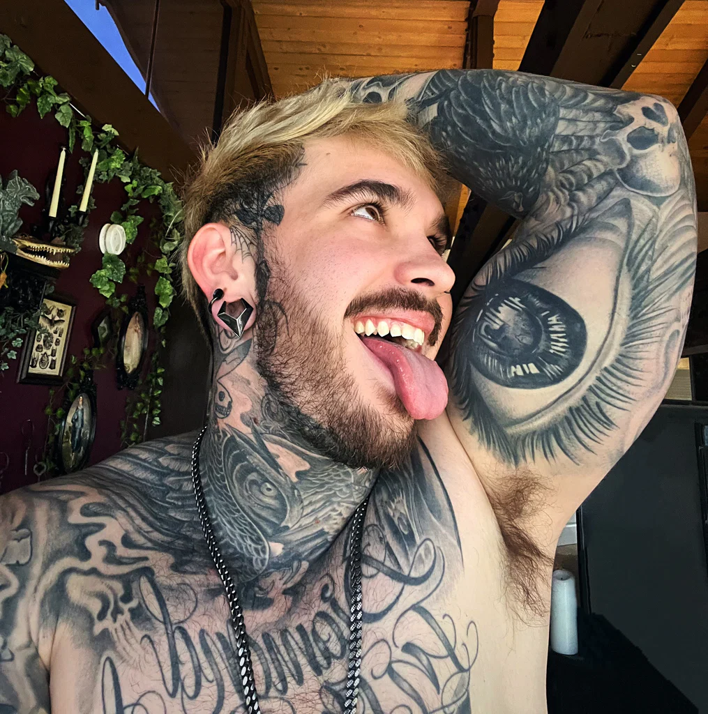 DeadbeatDom's avatar