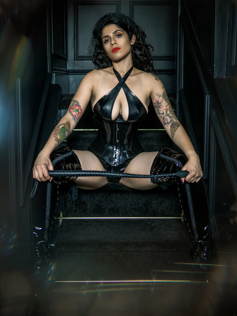 Mistress Sophia Sahara FREE page profile banner