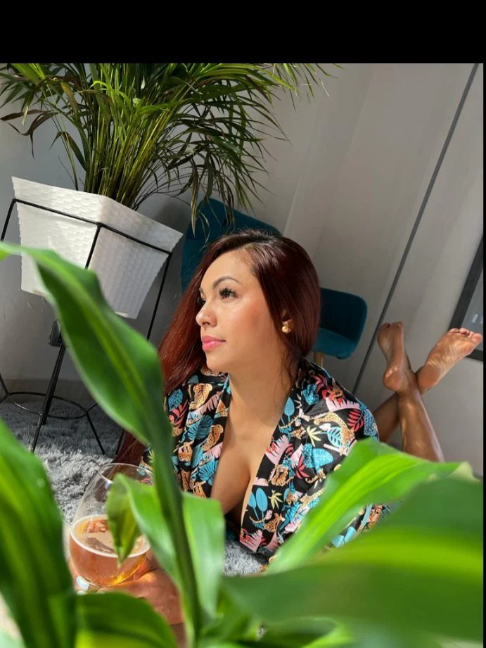 Mariana profile banner