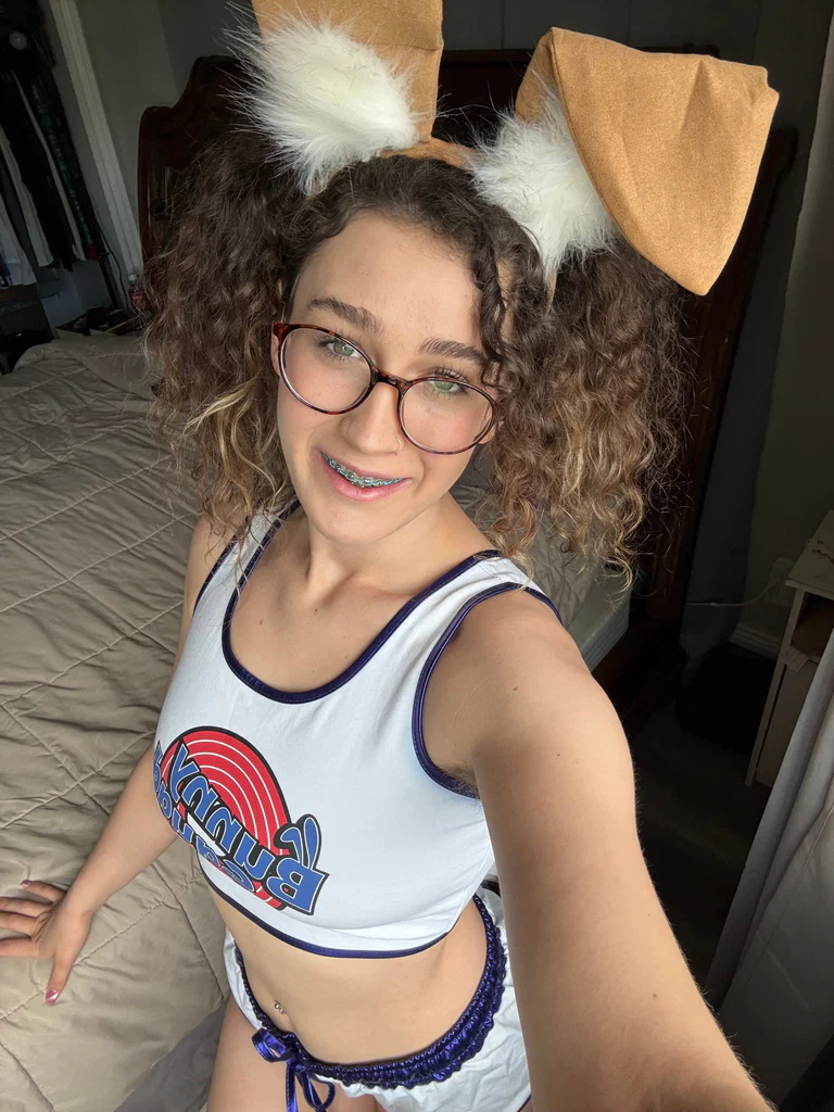 Nerdy Neighbor Tay VIP!! 🤓💕