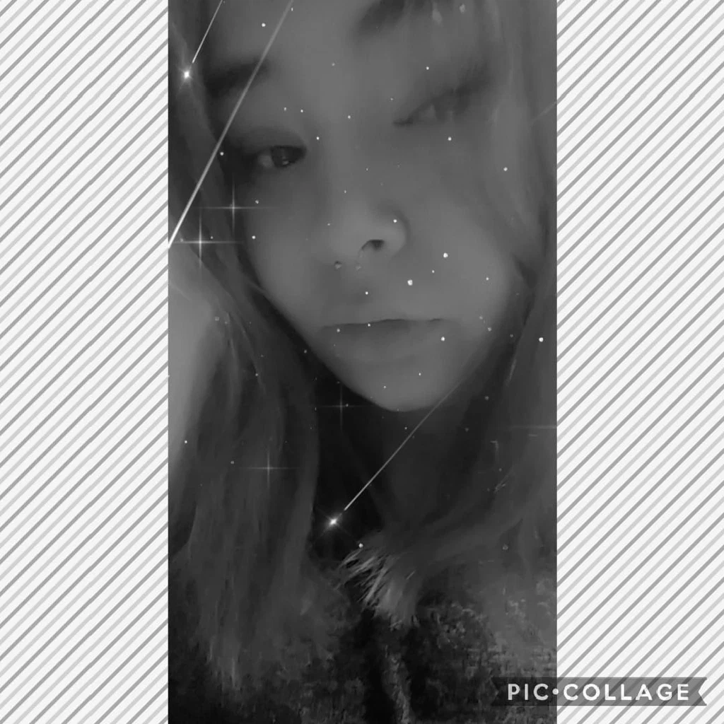 x Momo's avatar