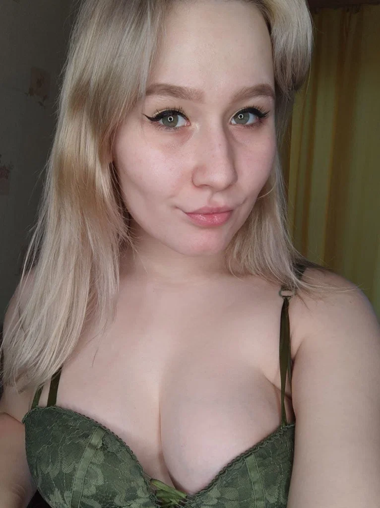 Naughty Babysitter Greta's avatar