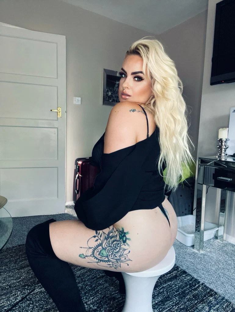 ❤️‍🔥 𝐋𝐄𝐒𝐁𝐈𝐀𝐍 𝐑𝐄𝐀𝐋𝐍𝐄𝐒𝐒 | Dolce Devine 😈's avatar