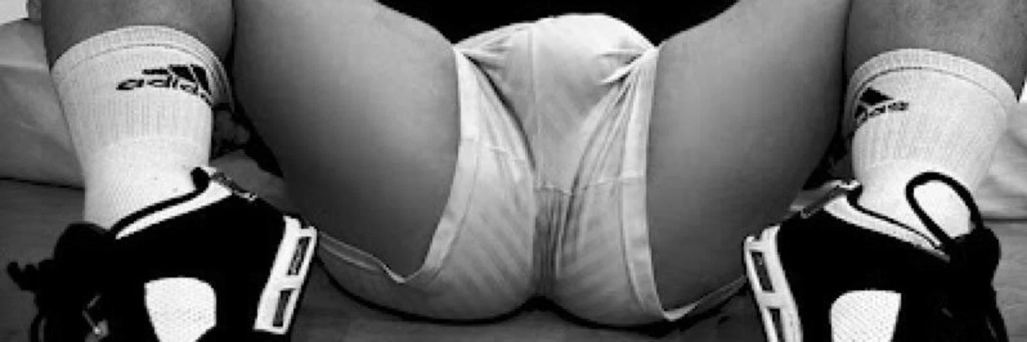 submissive student😈 profile banner