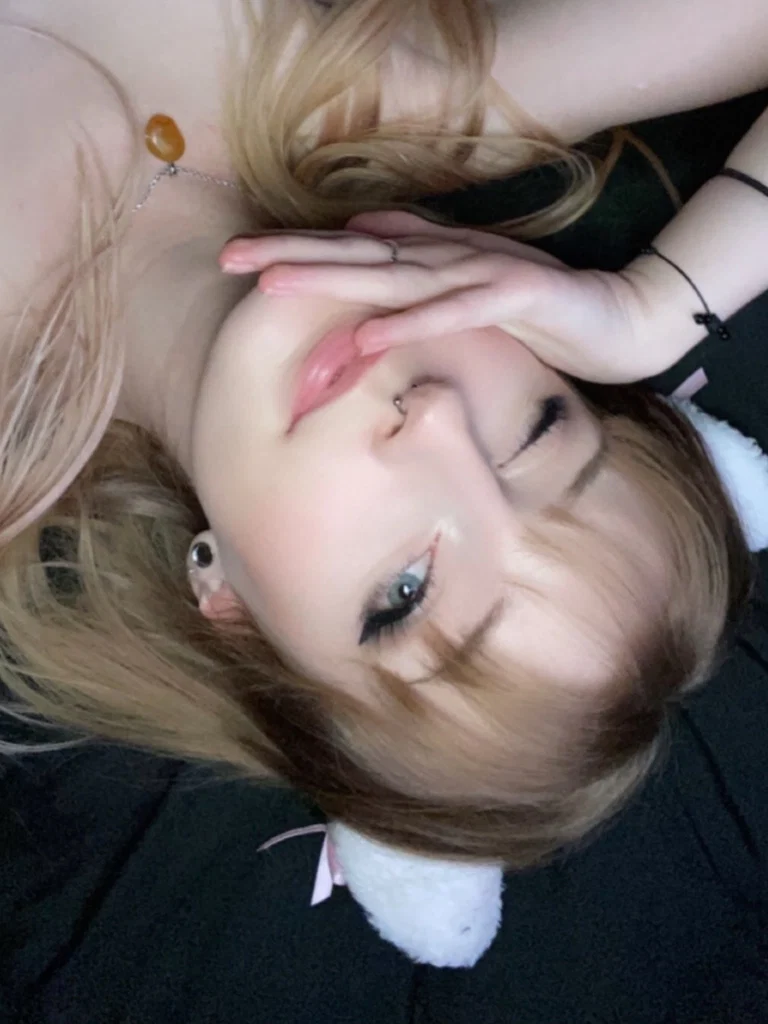 kitten pls's avatar