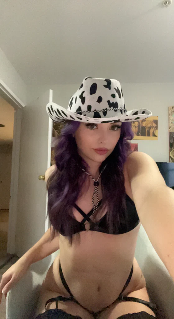 April Rayne's avatar