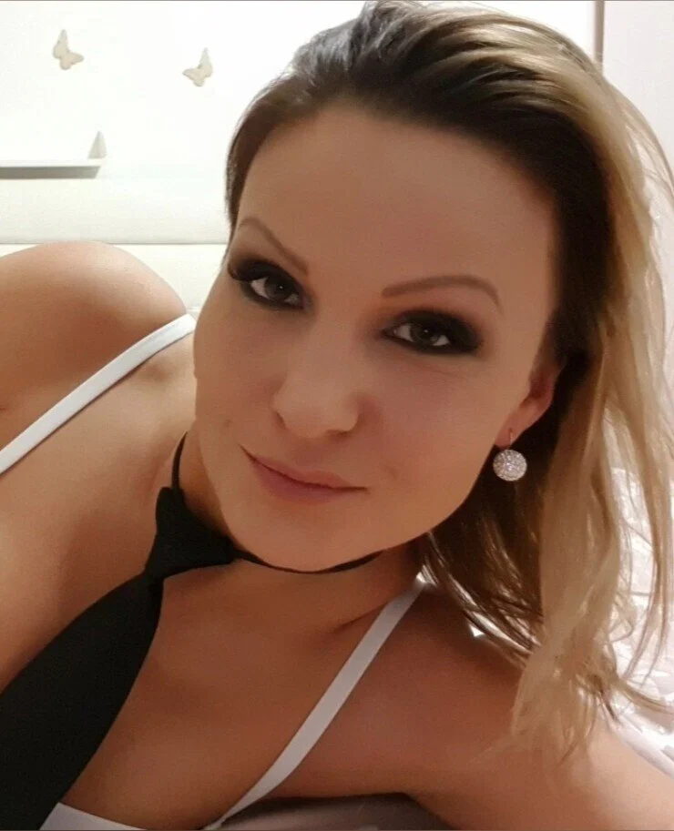Samantha Jolie