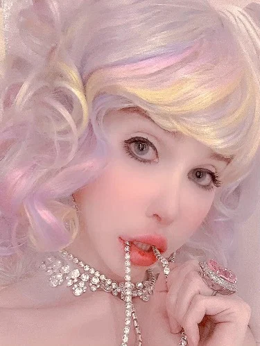 Sarina Valentina's avatar