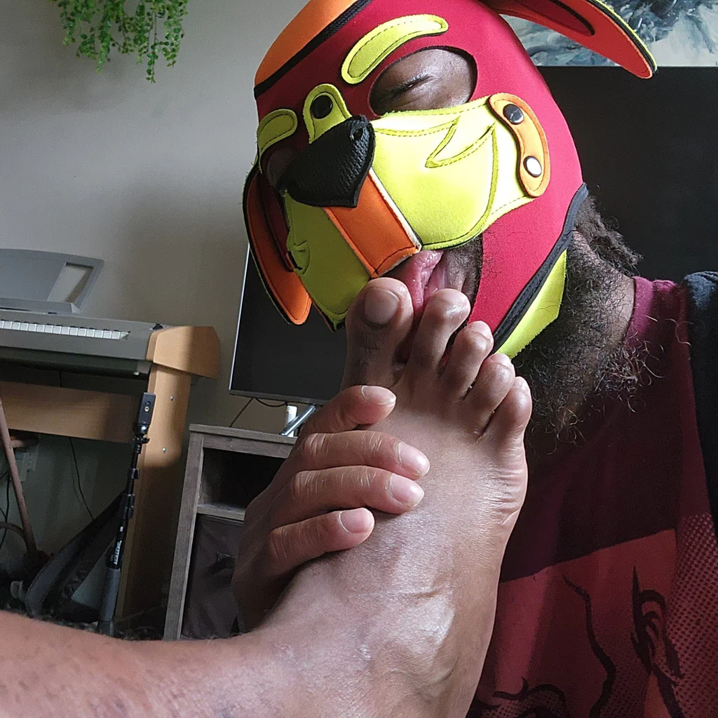 lil-footfreak's avatar