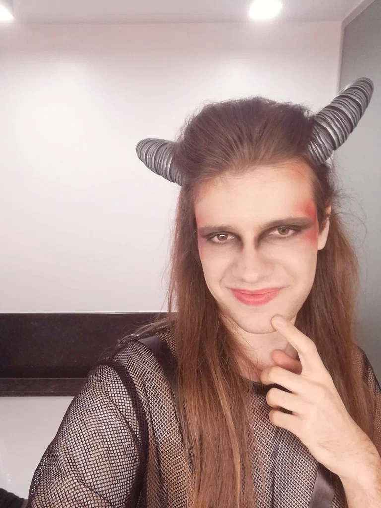 Queer Horny Incubus's avatar