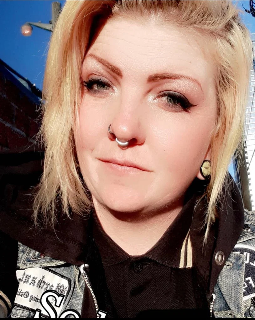 Dana G's avatar