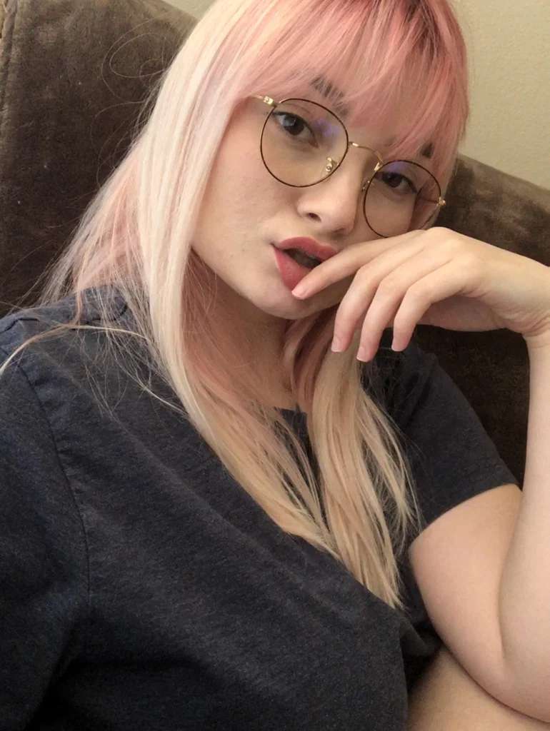 Sabrina May's avatar